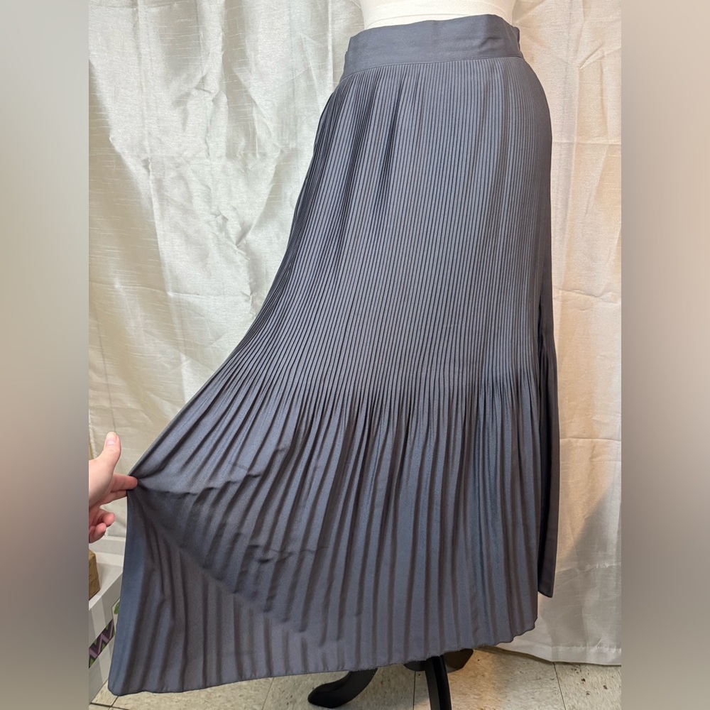Old Navy Gray Trumpet Maxi Skirt - Picture 2 of 8